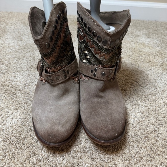 Naughty Monkey Boots size 8 - Picture 1 of 9